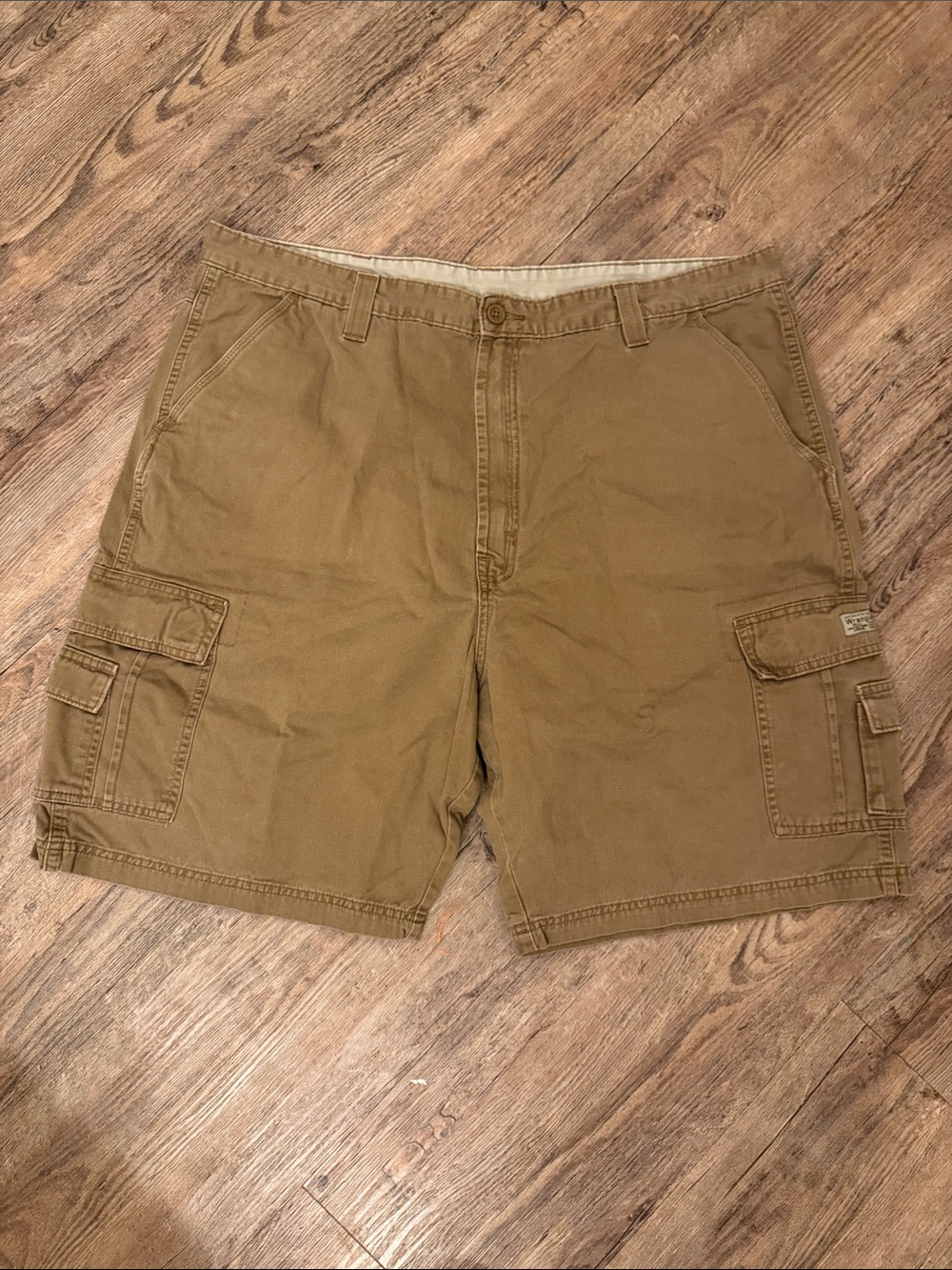 Wrangler Brown/Tan Cargo Shorts with Flap Pockets